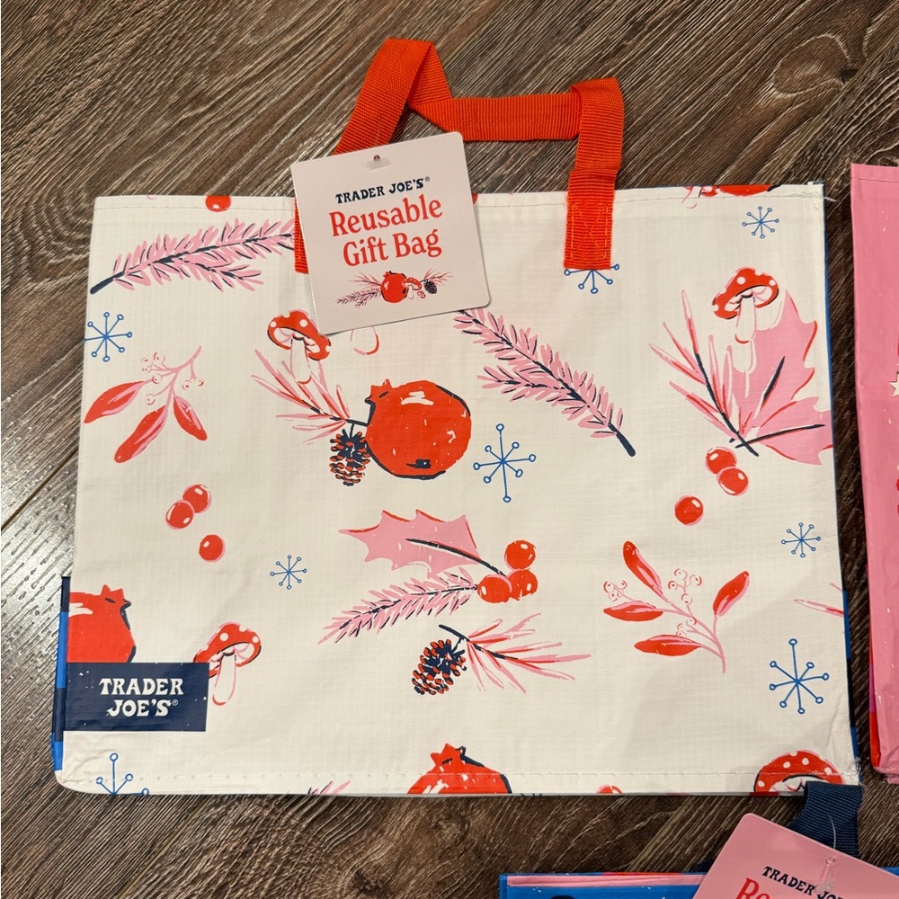 NWT Trader Joe's Reusable Holiday Gift Bags Set of 3 - Picture 2 of 4
